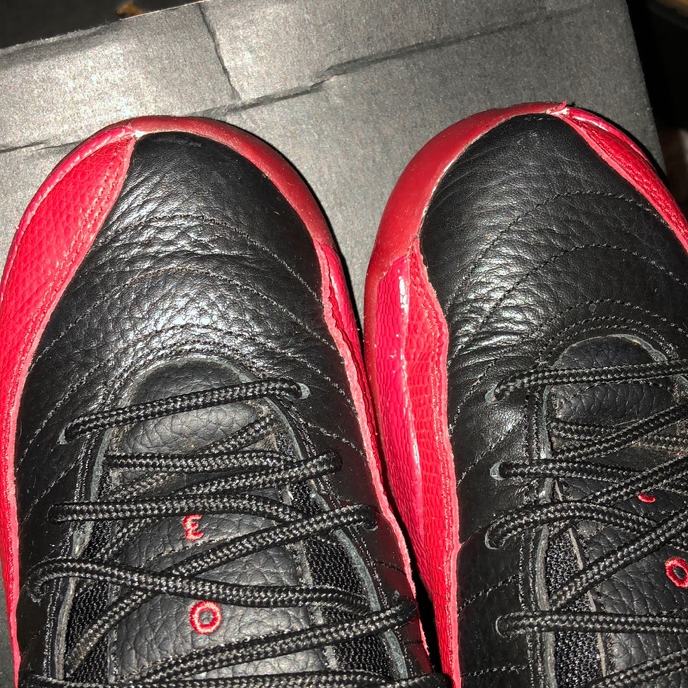 Used size 5Y Air Jordan 12 retro black/varsity red - Picture 7 of 8